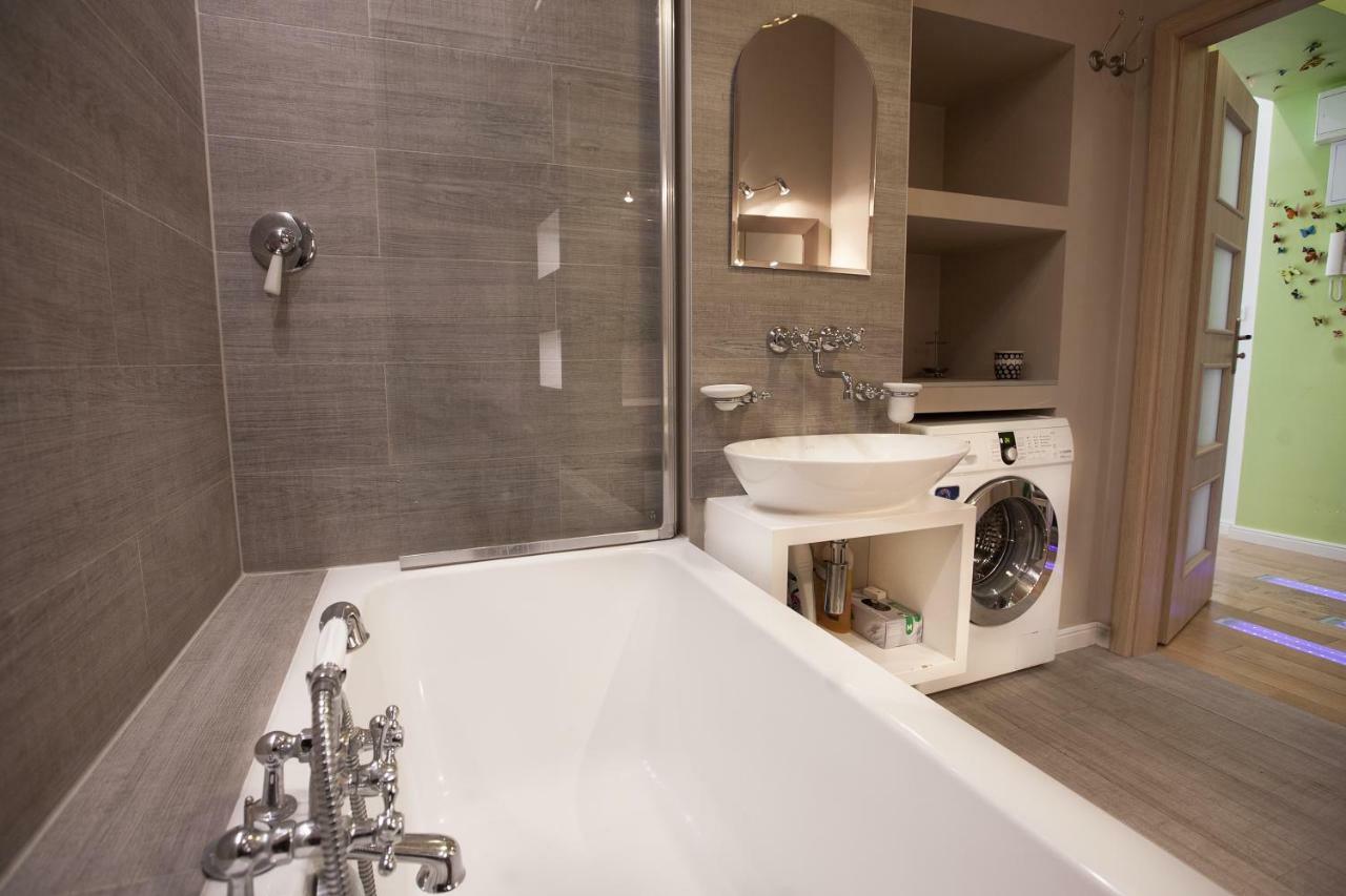 Warsaw Concierge Traveller'S Nest Wspolna Apartment Bagian luar foto